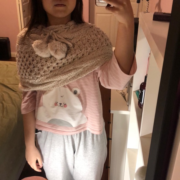 Mexx Knit Shoulder Wrap Scarf - Picture 4 of 9